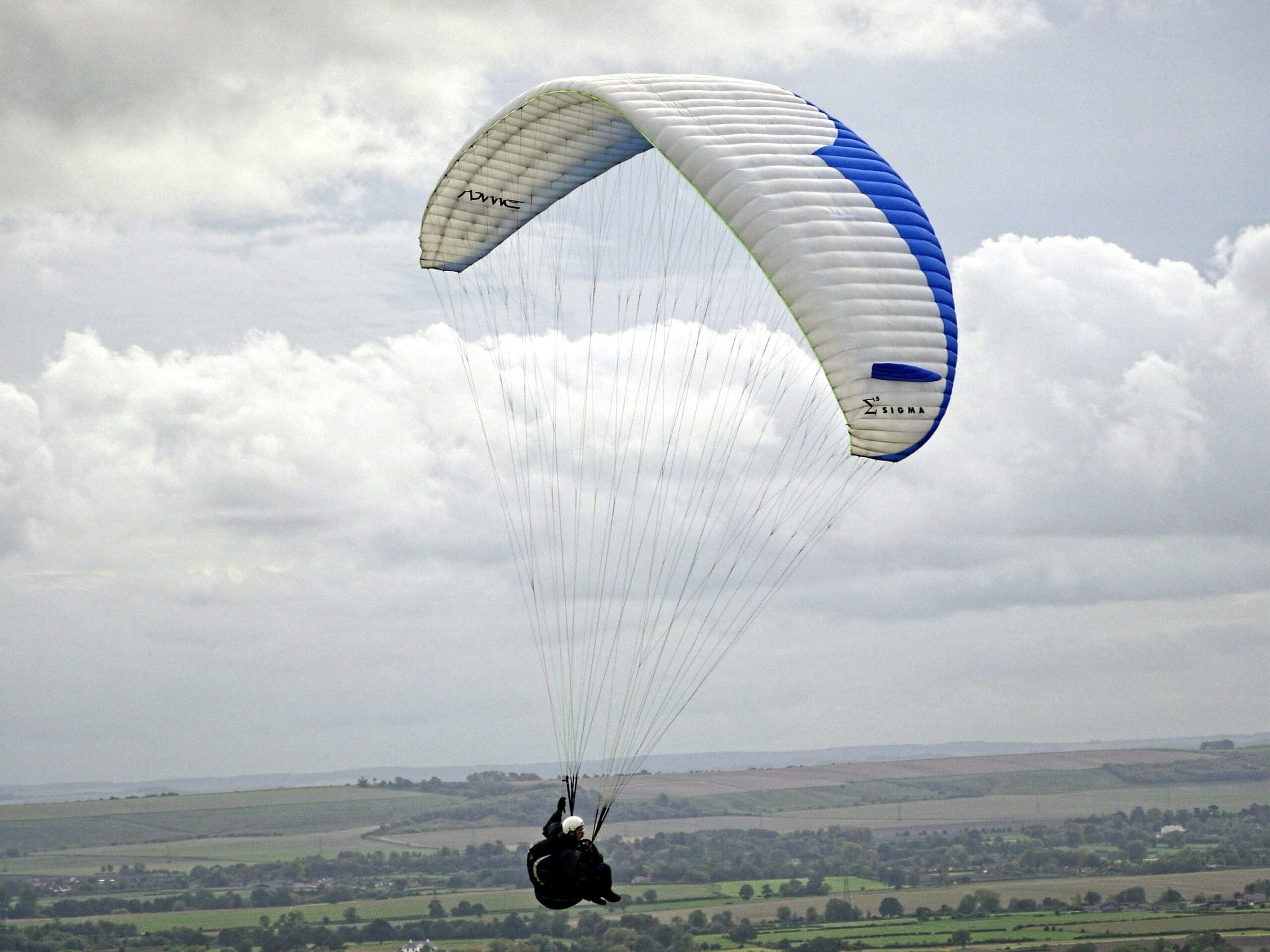 Paraglider uses wind and thermal lift to climb; AWE systems are based on the same principle